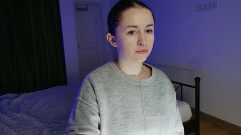 vaolietkat online show from December 16, 6:40 am