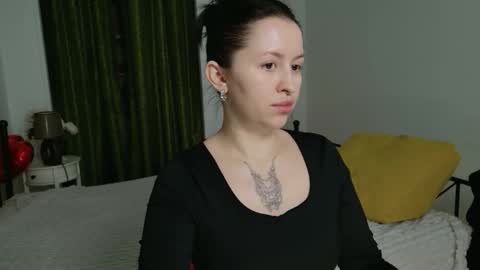 vaolietkat online show from April 3, 5:49 am