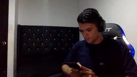 Snapshot of varonelite chatting on July 6, 11:51 pm Andres online show from July 6, 11:51 pm
