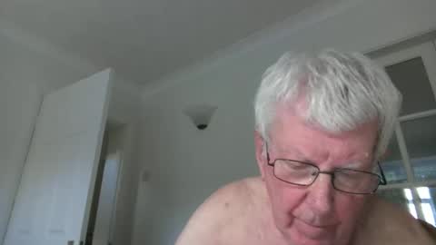 Snapshot of vassus chatting on May 1, 6:34 pm vassus online show from May 1, 6:34 pm