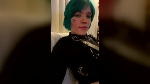 Snapshot of vaultslut111 chatting on February 17, 6:10 am Vault Slut 111 online show from February 17, 6:10 am