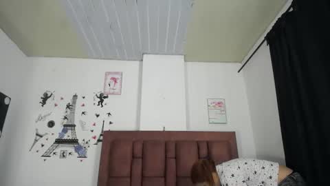 Snapshot of vauroracooper chatting on November 1, 1:18 am Aurora Cooper online show from November 1, 1:18 am