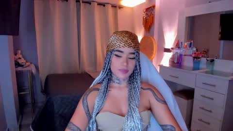 Vayolett Bass online show from March 4, 5:24 am