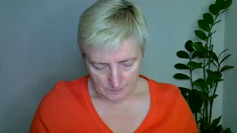 Snapshot of vea_motty chatting on November 4, 5:56 pm vea_motty online show from November 4, 5:56 pm