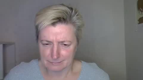 Snapshot of vea_motty chatting on November 24, 6:13 am vea_motty online show from November 24, 6:13 am