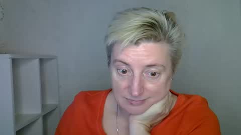 Snapshot of vea_motty chatting on November 25, 12:05 pm vea_motty online show from November 25, 12:05 pm