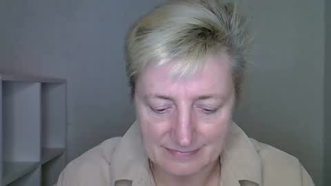 Snapshot of vea_motty chatting on December 4, 2:15 pm vea_motty online show from December 4, 2:15 pm