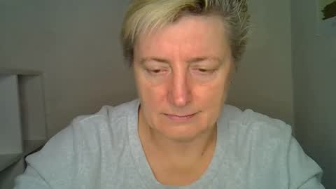 vea_motty online show from December 17, 7:36 am