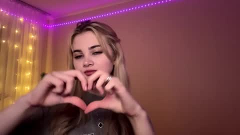 Snapshot of vedalipscomb chatting on January 17, 2:11 pm Monika online show from January 17, 2:11 pm