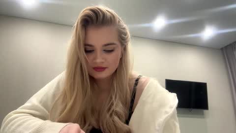 Snapshot of vedalipscomb chatting on February 14, 2:36 pm Monika online show from February 14, 2:36 pm