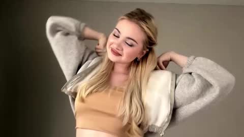 Snapshot of vedalipscomb chatting on February 18, 1:07 pm Monika online show from February 18, 1:07 pm