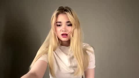 Snapshot of vedalipscomb chatting on February 27, 1:11 pm Monika online show from February 27, 1:11 pm