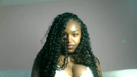 Snapshot of vee_quest chatting on June 15, 7:49 pm vee_quest online show from June 15, 7:49 pm