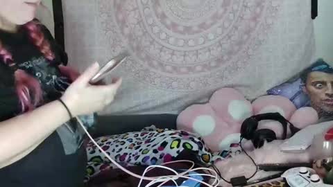 Veronica Lehane online show from December 7, 10:23 am