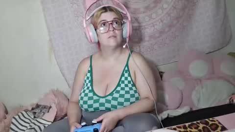 Veronica Lehane online show from September 20, 8:54 pm
