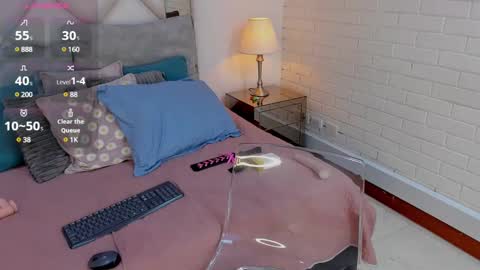 Vee Simons online show from December 9, 11:13 pm