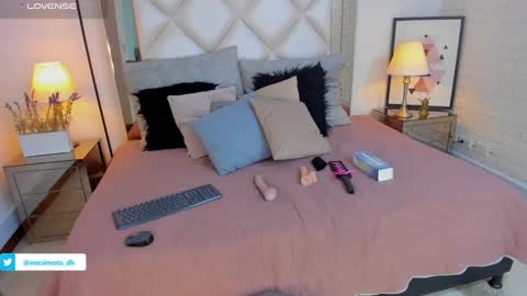 Vee Simons online show from December 26, 11:13 pm