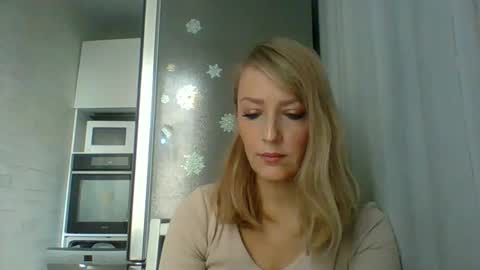 Snapshot of veessa chatting on December 17, 6:41 am Veessa online show from December 17, 6:41 am
