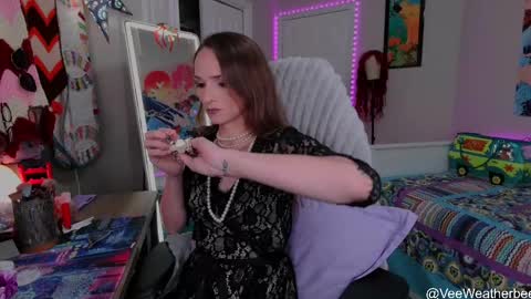 Violet Weatherbee online show from May 16, 12:18 am