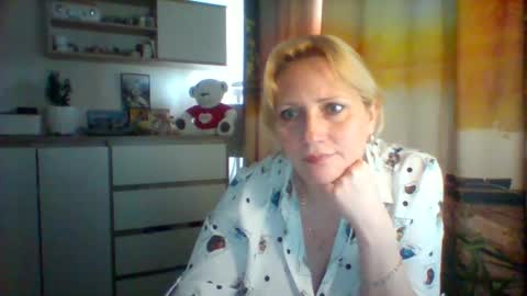 Snapshot of velka_raspberry chatting on May 7, 8:09 am velka_raspberry online show from May 7, 8:09 am