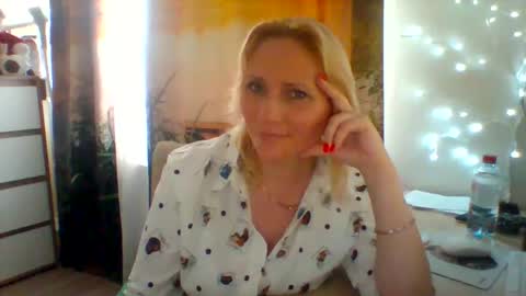 Snapshot of velka_raspberry chatting on June 8, 11:21 am velka_raspberry online show from June 8, 11:21 am