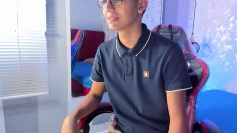 V E L K A N online show from October 29, 9:49 pm