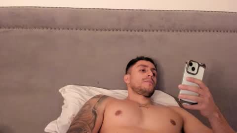 Snapshot of velkoz7 chatting on February 23, 10:29 pm Emm online show from February 23, 10:29 pm