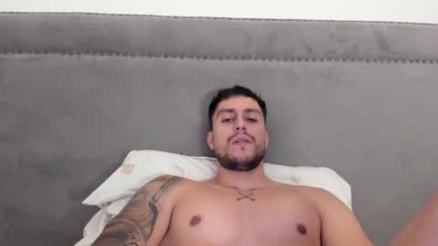 Snapshot of velkoz7 chatting on February 27, 5:07 am Emm online show from February 27, 5:07 am