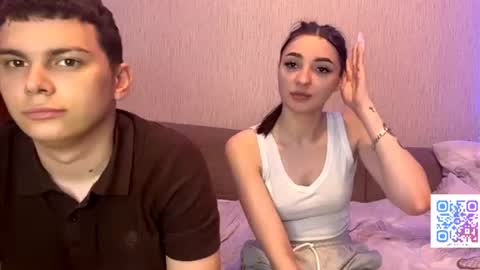 Snapshot of vellacousar chatting on June 18, 4:22 pm Leonardo and Luna online show from June 18, 4:22 pm
