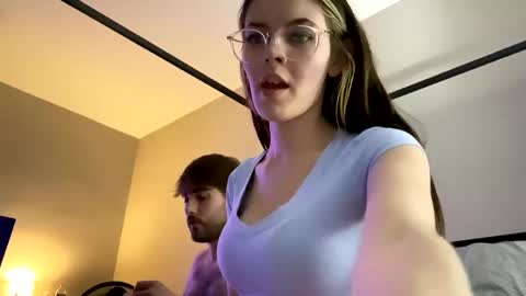 Snapshot of velmaxshaggy chatting on March 5, 4:45 am velmaxshaggy online show from March 5, 4:45 am