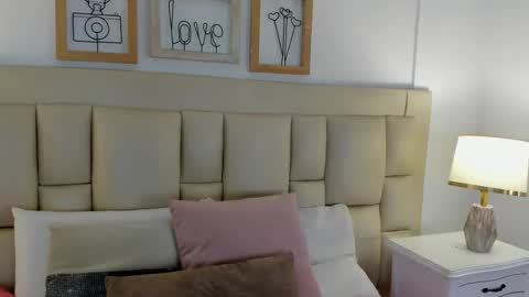 Velora online show from October 19, 3:40 am