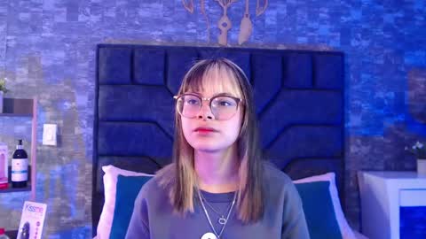 Snapshot of velori_fg chatting on April 9, 1:16 pm valeria online show from April 9, 1:16 pm