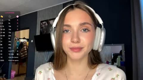 Nia online show from March 23, 3:05 pm