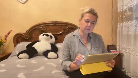 velvet_11 online show from October 6, 3:09 pm