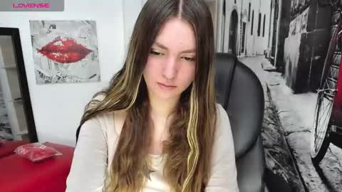 Snapshot of velvet__moon chatting on November 25, 11:49 pm Sophi online show from November 25, 11:49 pm