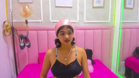 Snapshot of velvet_giirll chatting on July 6, 1:41 pm velvet_giirll online show from July 6, 1:41 pm