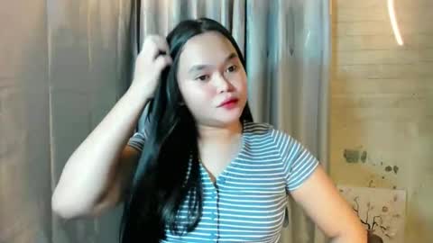 Snapshot of velvet_jess chatting on February 26, 5:01 pm call me jessie online show from February 26, 5:01 pm