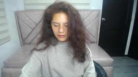 Snapshot of velvet_moon_v chatting on October 10, 1:10 pm velvet_moon_v online show from October 10, 1:10 pm