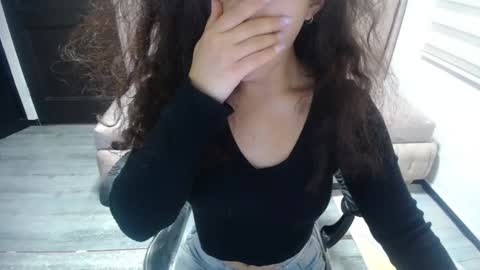 Snapshot of velvet_moon_v chatting on October 11, 1:09 pm velvet_moon_v online show from October 11, 1:09 pm