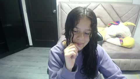 Snapshot of velvet_moon_v chatting on October 16, 1:34 pm velvet_moon_v online show from October 16, 1:34 pm