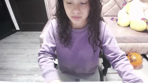 Snapshot of velvet_moon_v chatting on October 22, 1:11 pm velvet_moon_v online show from October 22, 1:11 pm