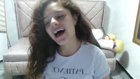 Snapshot of velvet_moon_v chatting on October 27, 1:04 pm velvet_moon_v online show from October 27, 1:04 pm