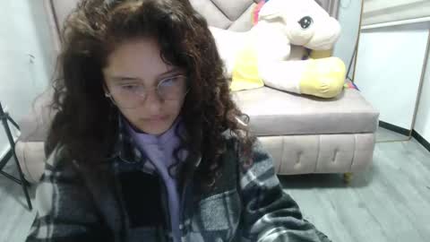 Snapshot of velvet_moon_v chatting on November 14, 1:32 pm velvet_moon_v online show from November 14, 1:32 pm