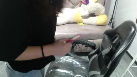 Snapshot of velvet_moon_v chatting on November 19, 1:11 pm velvet_moon_v online show from November 19, 1:11 pm