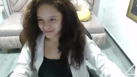 Snapshot of velvet_moon_v chatting on November 20, 1:22 pm velvet_moon_v online show from November 20, 1:22 pm