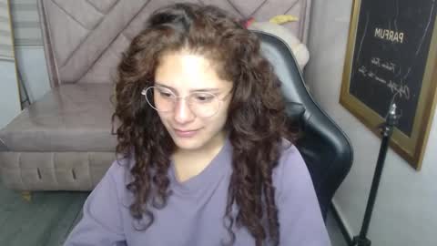 Snapshot of velvet_moon_v chatting on November 24, 1:22 pm velvet_moon_v online show from November 24, 1:22 pm