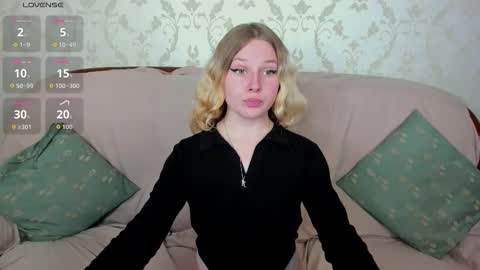 Snapshot of velvet_peach_ chatting on September 11, 11:54 am velvet_peach_ online show from September 11, 11:54 am