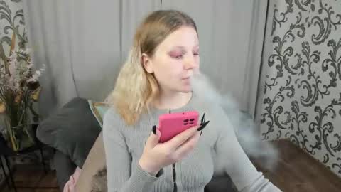 Snapshot of velvet_peach_ chatting on November 22, 10:58 am velvet_peach_ online show from November 22, 10:58 am