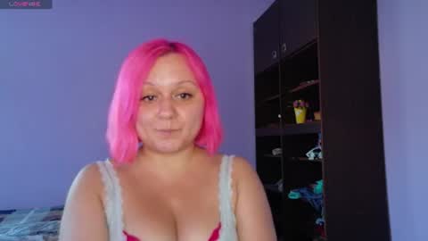 Snapshot of velvet_rosse chatting on June 26, 3:16 pm Velvet Rosse online show from June 26, 3:16 pm
