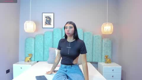 Snapshot of velvet_scarlet chatting on April 9, 2:33 am velvet_scarlet online show from April 9, 2:33 am